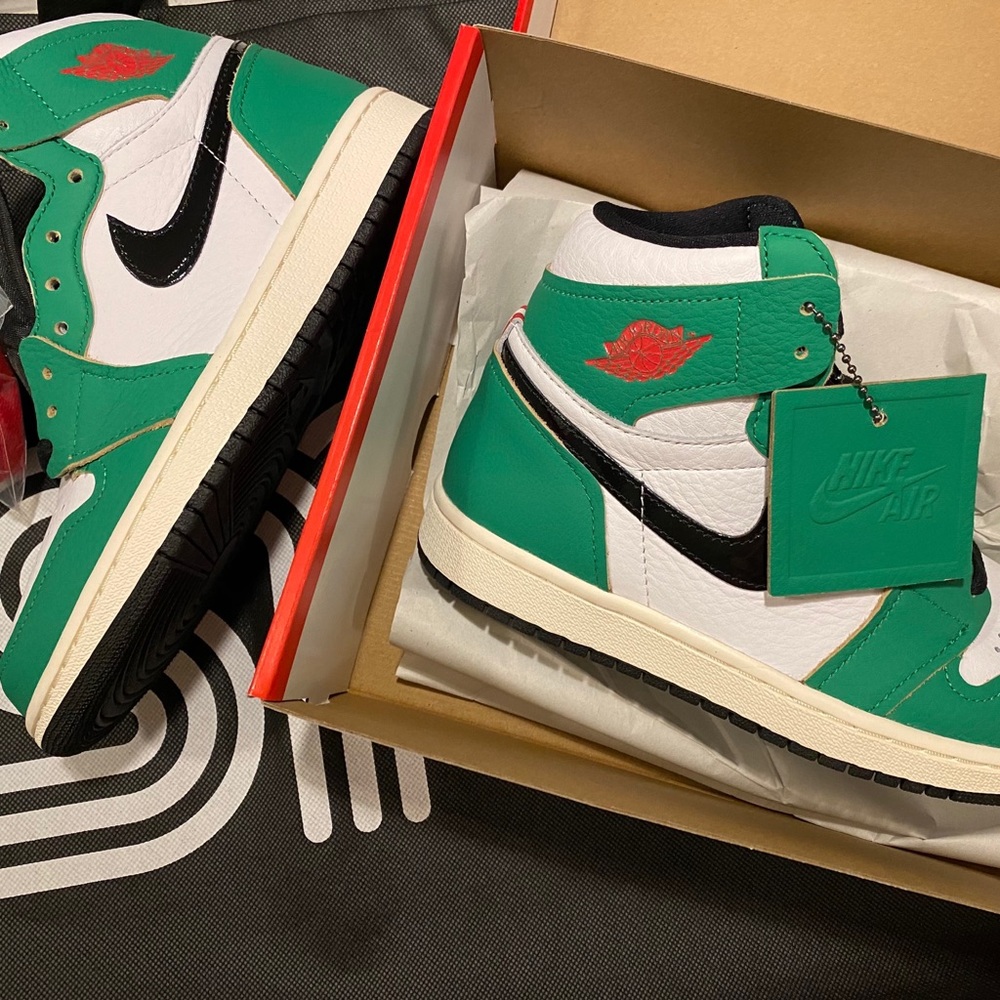 SOLD - Jordan 1 High Lucky Green (4.5-5y - 6.5 W)